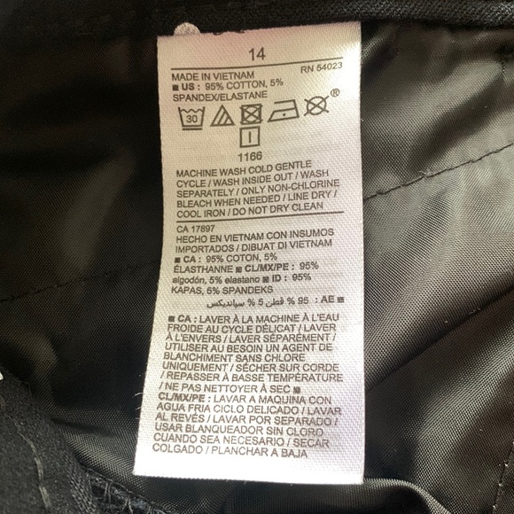 Old Navy Pixie Mid-Rise Pant - Picture 3 of 3